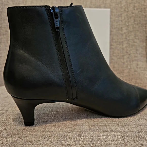 NWT KURT GEIGER BLACK  "RITA" KITTEN HEEL BOOTS - Picture 4 of 10